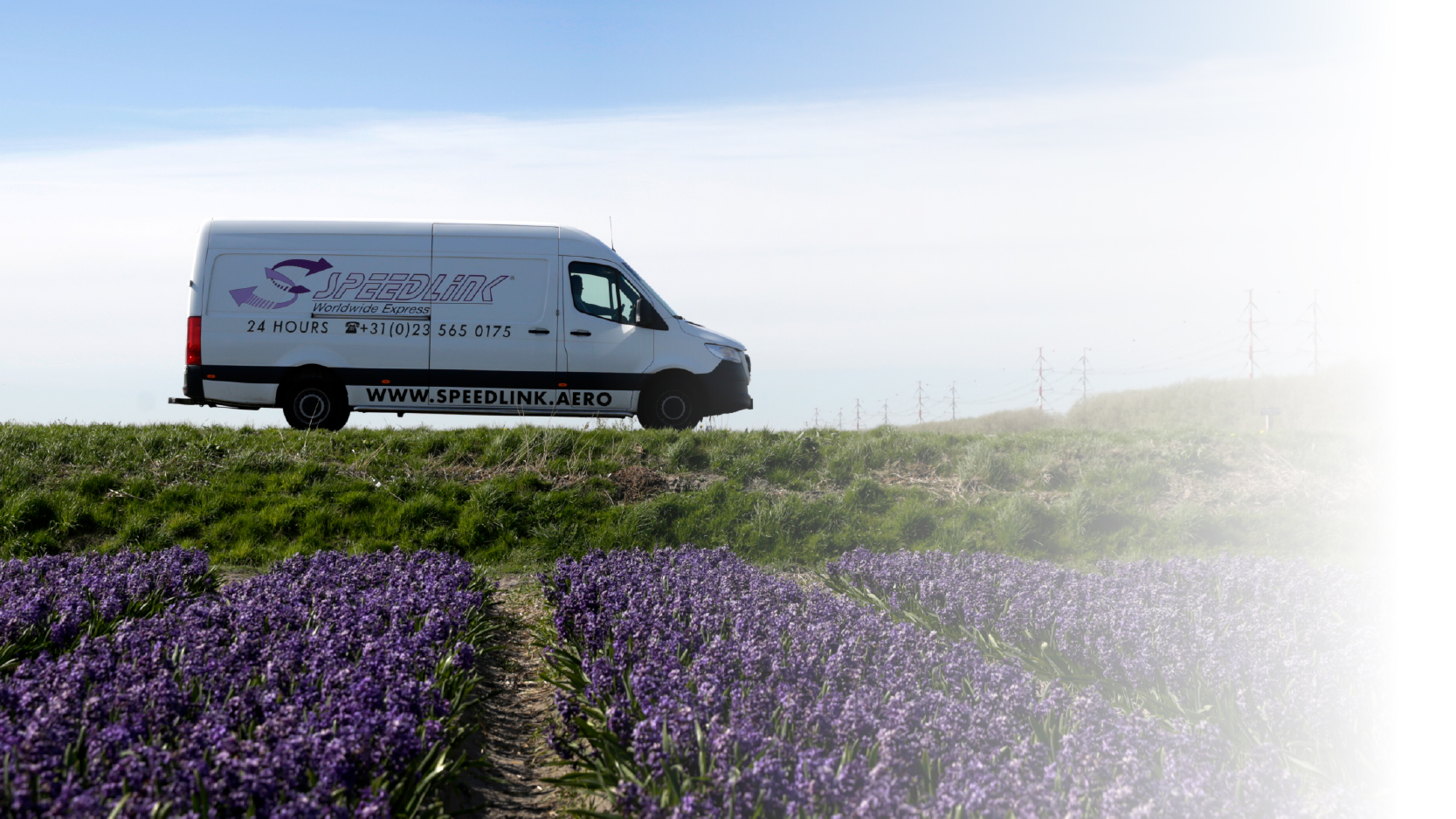 <h2 style="color: #fe5000;">Welcome to NACEX!<br></h2>
<h3 style="color: grey;">Manage your shipments with MY NACEX</h3> <h4 style="color: #fe5000;">Traceability and efficiency</h4>
